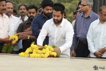 NTR Family Visit to NTR Ghat 2016